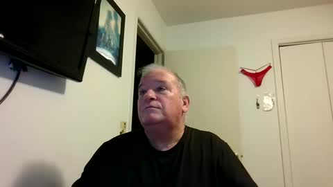 mackdocc001 online show from October 11, 11:47 am