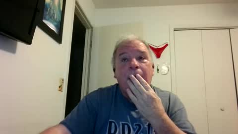 mackdocc001 online show from October 15, 7:32 pm