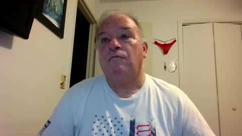 mackdocc001 online show from October 20, 2:43 pm