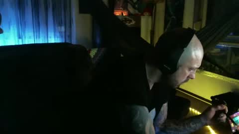 Manuel online show from February 9, 3:00 am