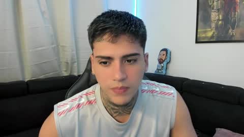 Snapshot of mad_maxxx1 chatting on February 6, 12:43 am max online show from February 6, 12:43 am