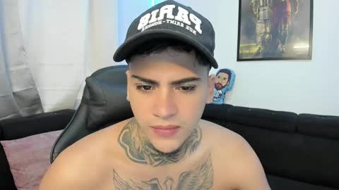 Snapshot of mad_maxxx1 chatting on February 23, 1:16 pm max online show from February 23, 1:16 pm