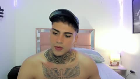 Snapshot of mad_maxxx1 chatting on February 2, 11:42 pm max online show from February 2, 11:42 pm
