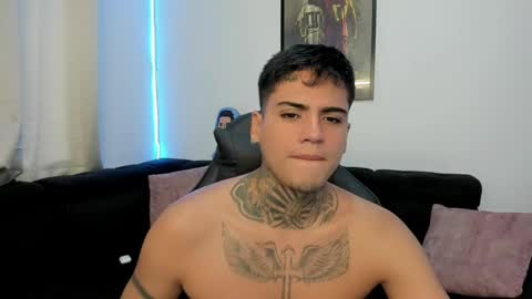 Snapshot of mad_maxxx1 chatting on January 23, 1:24 pm max online show from January 23, 1:24 pm