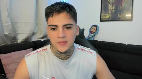 Snapshot of mad_maxxx1 chatting on February 23, 11:25 pm max online show from February 23, 11:25 pm