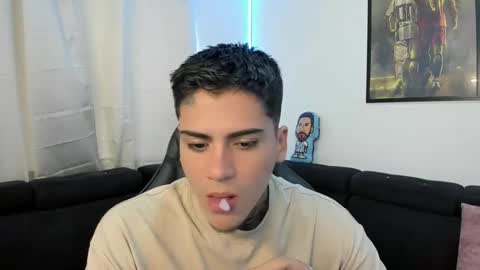 Snapshot of mad_maxxx1 chatting on February 6, 12:37 pm max online show from February 6, 12:37 pm