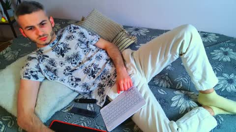 magic_storms online show from April 6, 2:19 am