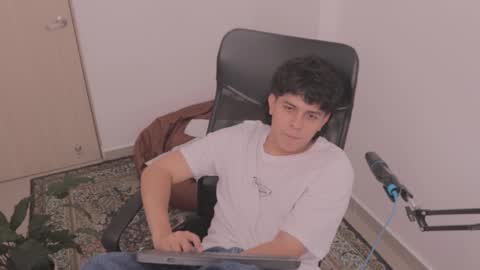 Tony Hoffa online show from December 13, 7:53 pm