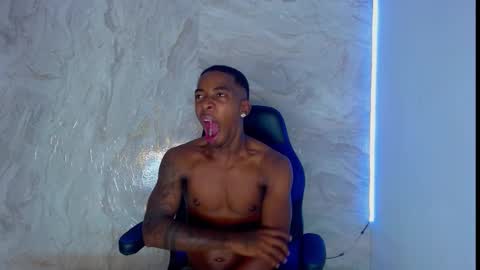 maicoljorda1 online show from September 13, 10:27 am