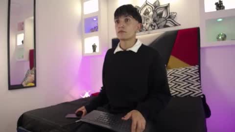 Maiky Cooper online show from March 9, 5:33 am