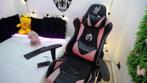 Maiky Cooper online show from February 18, 9:10 am