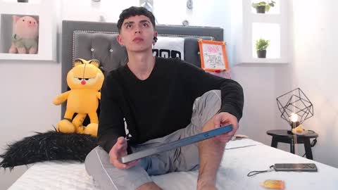 Maiky Cooper online show from March 12, 4:19 am