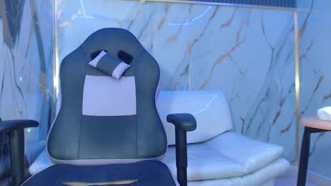 man_san11 online show from September 13, 6:09 pm