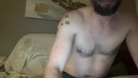 manni_ online show from December 3, 8:50 pm