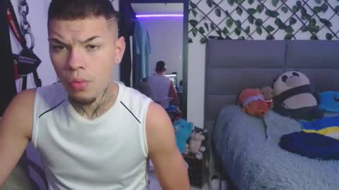 Snapshot of marcelo_m1lk chatting on September 23, 5:56 pm marcelo_m1lk online show from September 23, 5:56 pm