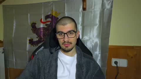 Marie online show from April 4, 8:28 pm