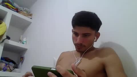 mariobrosss517470 online show from January 26, 10:46 pm