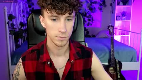 mark_caron online show from December 3, 8:37 pm