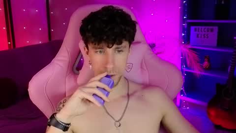 mark_caron online show from March 19, 10:02 pm