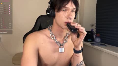 Mark online show from October 21, 3:04 pm