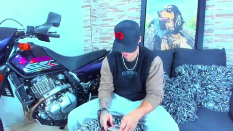 Sebastian online show from December 17, 3:17 am