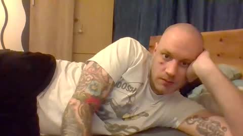 markus_7 online show from November 15, 8:00 pm