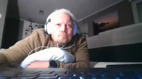 mars0481 online show from April 17, 10:56 pm