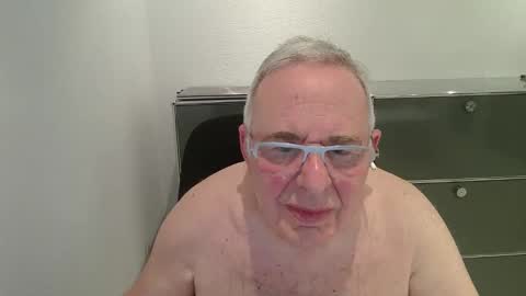 martin_1947 online show from March 16, 9:30 pm