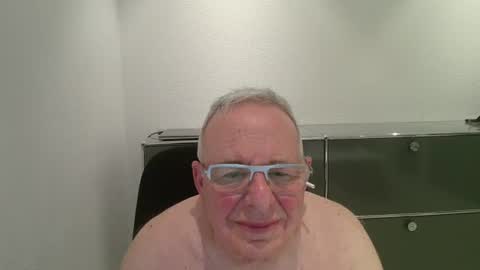 martin_1947 online show from June 11, 10:08 pm