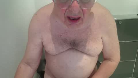 martin_1947 online show from June 4, 9:54 pm