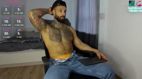 masculineguy69 online show from October 18, 7:46 am