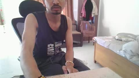 maskboyz2003 online show from February 13, 4:22 am