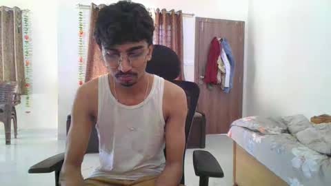 maskboyz2003 online show from February 16, 4:53 am