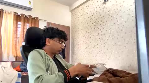 maskboyz2003 online show from November 30, 5:09 am