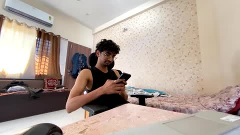 maskboyz2003 online show from October 1, 3:43 am