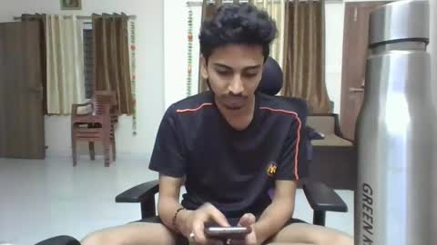 maskboyz2003 online show from January 31, 4:06 pm