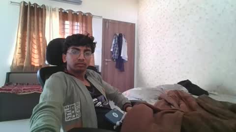 Mask Boy online show from December 4, 3:57 am