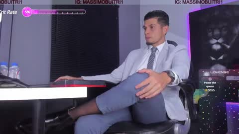 Snapshot of massimo_g chatting on December 19, 1:18 am I am Massimo online show from December 19, 1:18 am