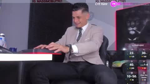 Snapshot of massimo_g chatting on January 17, 12:53 am I am Massimo online show from January 17, 12:53 am