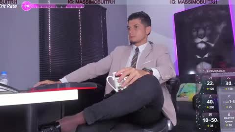 Snapshot of massimo_g chatting on December 2, 1:33 pm I am Massimo online show from December 2, 1:33 pm