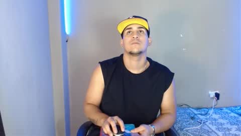 massimo_vidal online show from November 25, 7:49 pm