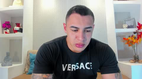 Snapshot of massimocontie_ chatting on January 24, 11:59 am Massimo Contie online show from January 24, 11:59 am
