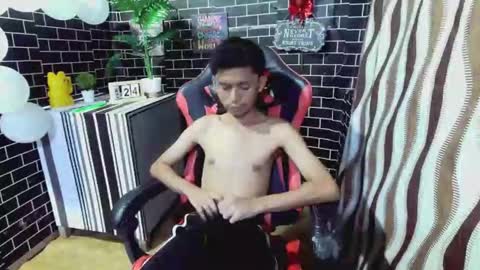 Alex online show from March 2, 11:06 am