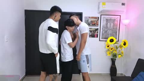 Team Cris Darwin- Fernando- Stiven- David online show from April 19, 11:09 am