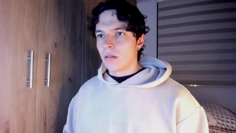 mastrangelo_x online show from April 15, 2:33 am