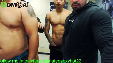 Snapshot of mateosexyhot22 chatting on December 10, 1:22 pm Mateo online show from December 10, 1:22 pm