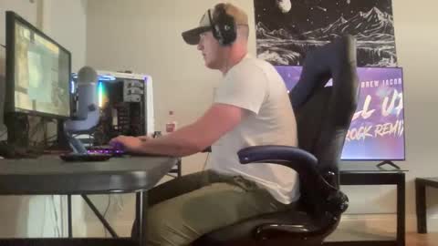 MattDawg13 online show from April 26, 4:10 am