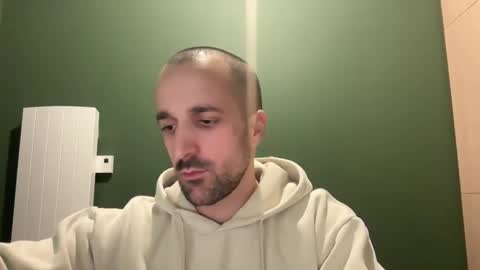 M online show from November 29, 1:40 am