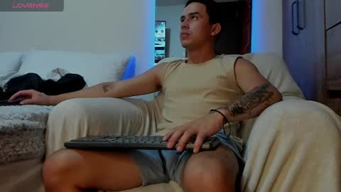 mattiwsmorris_ online show from April 13, 2:29 pm