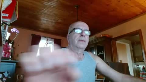 Maurice online show from March 6, 12:09 pm